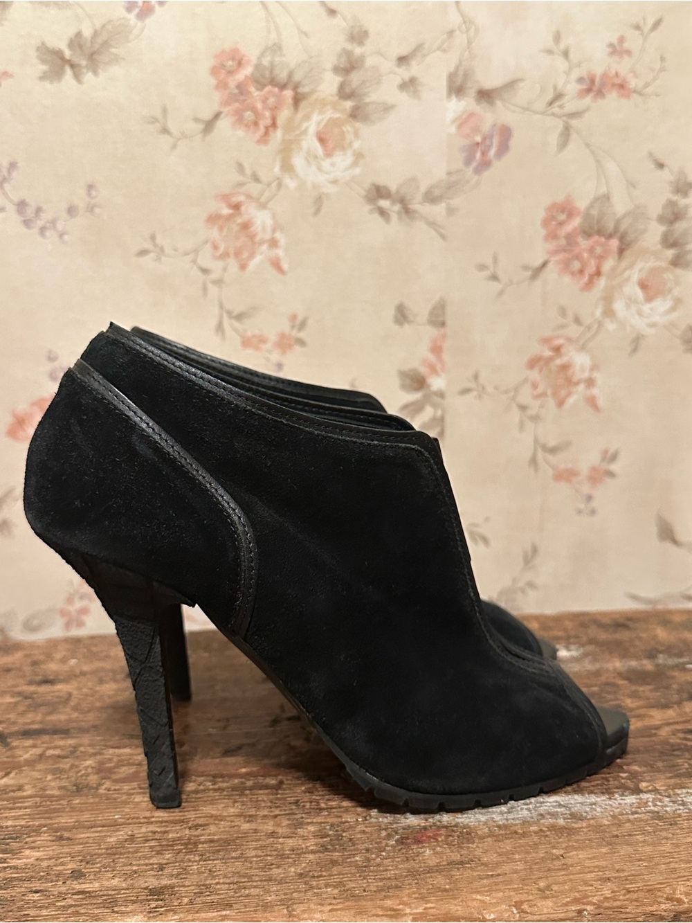 Burberry Black Suede Front-Zip Peep Toe Ankle Booties EU 40 - Picture 7 of 11